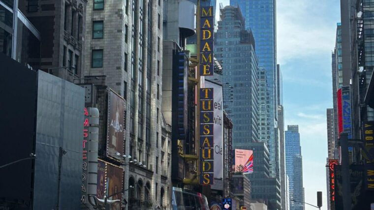 midtown-manhattan-times-square-and-skyscrapers-walking-tour