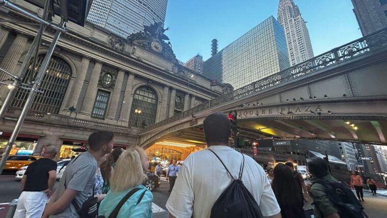 midtown-manhattan-times-square-and-skyscrapers-walking-tour