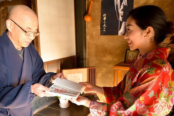 mihara-goshushi-tour-walking-around-the-castle-town-mihara