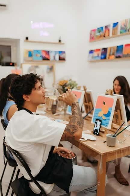 Milan: Art and Wine Painting Experience - Champagne edition - Milan: Art and Wine Painting Experience - Champagne Edition Review