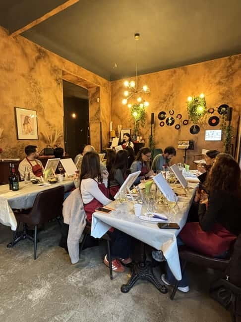 Milan: Art and Wine Painting Experience - Champagne edition - Frequently Asked Questions