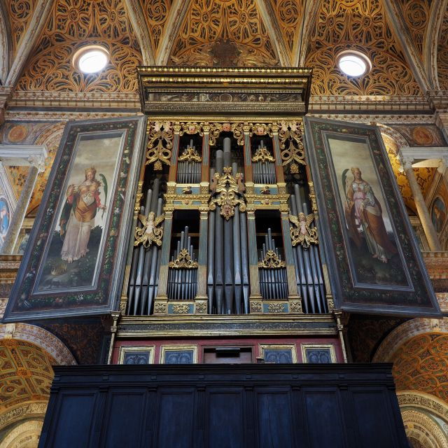 milan-basilica-of-santambrogio-and-old-town-private-tour