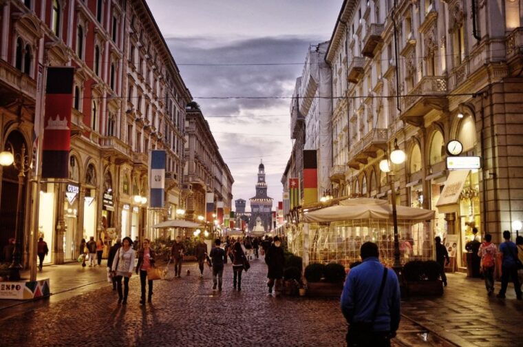 milan-by-night-2-hour-walking-tour