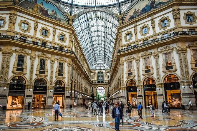 milan-by-night-walking-experience-2