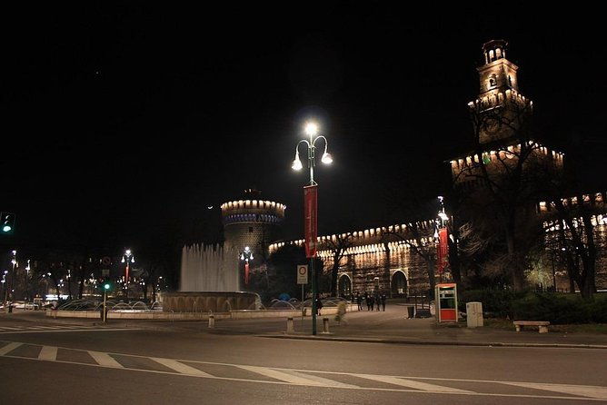milan-by-night-walking-experience