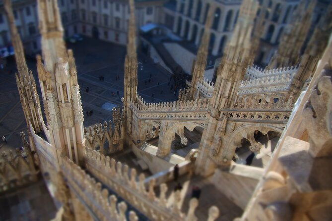 milan-cathedral-guided-tour-and-rooftop-2