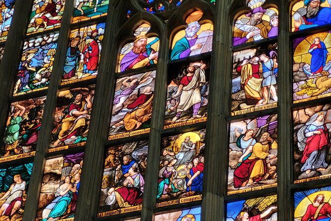 milan-cathedral-guided-tour-and-rooftop-2