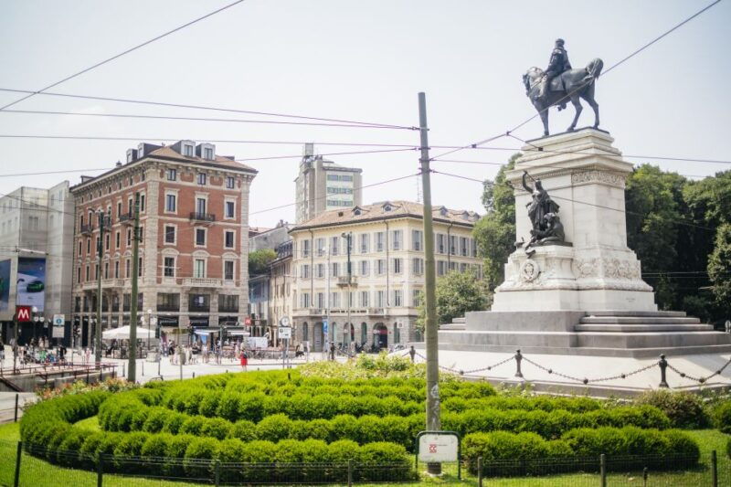 milan-city-sightseeing-hop-on-hop-off-bus-with-audio-guide