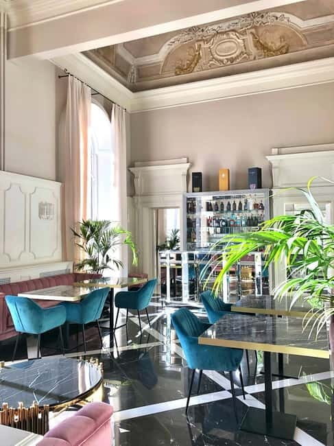 Milan: Duomo tickets and Italian breakfast with Duomo View - Exploring the Milan Duomo: A Blend of Culture, Cuisine, and Convenience