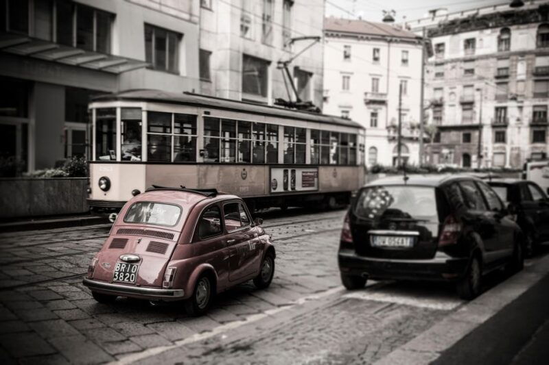 milan-fast-tour-by-vintage-red-fiat-500-30-mins-no-stop