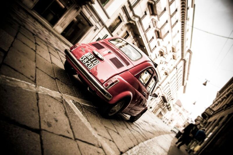 milan-fast-tour-by-vintage-red-fiat-500-30-mins-no-stop