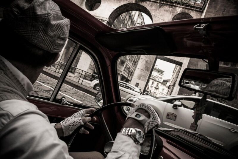 milan-fast-tour-by-vintage-red-fiat-500-30-mins-no-stop