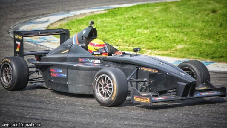 milan-formula-bmw-ferrari-race-course-driving-experience