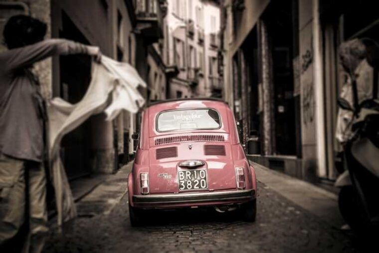 milan-grand-tour-by-vintage-red-fiat-500-4-hs-4-stops