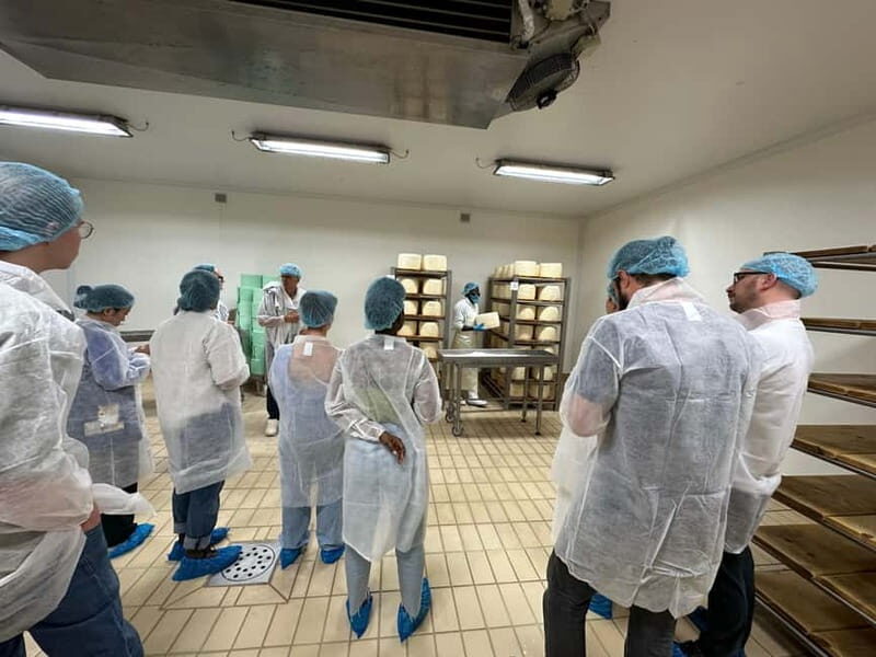 Milan: Home Gorgonzola Dinner, Overnight Stay & Dairy Visit - FAQ