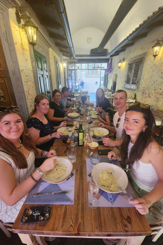 milan-pasta-and-tiramisu-cooking-class-with-wine