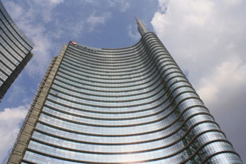 milan-piazza-gae-aulenti-and-pelli-tower-walking-tour
