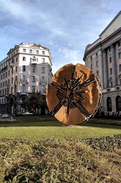 milan-postcard-viewpoints-walk-with-locals-travel-bloggers