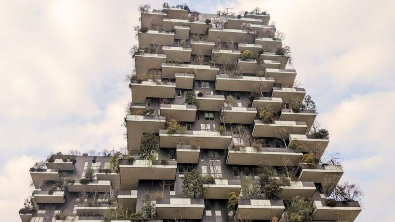 milan-self-guided-walk-in-futuristic-porta-nuova-district