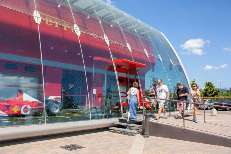 milan-serravalle-designer-outlet-roundtrip-bus-transfer