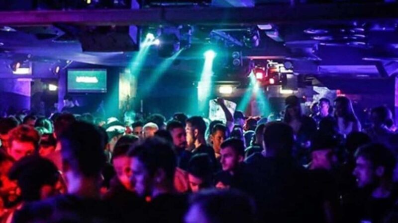 Milan: VIP Nighttime Corso Como Crawl to 2 Bars and 2 Clubs - Deep Dive into the Venues