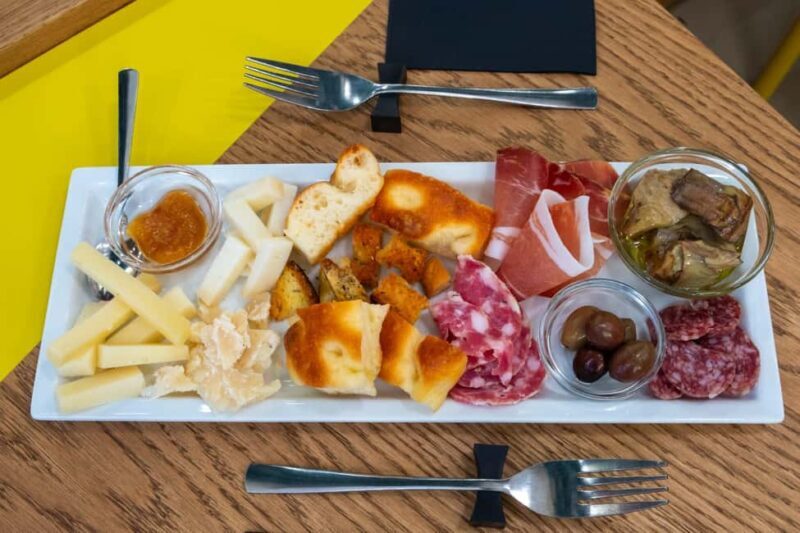 Milan: Wine Tasting Experience with Platter at Winelovers - The Authenticity of the Experience
