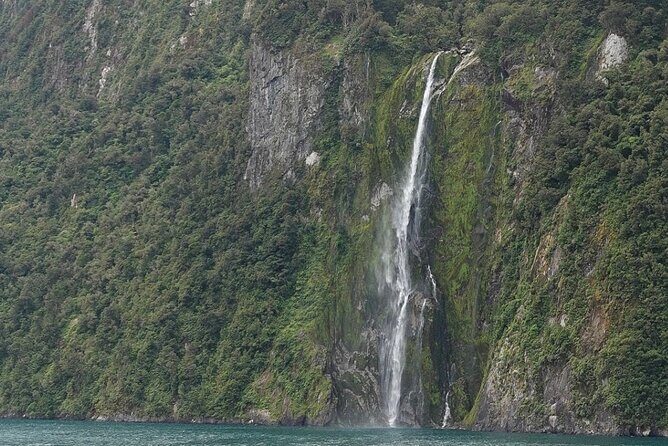 Milford Sound Private Day Trip from Queenstown via Te Anau - Return Journey via Te Anau and Queenstown