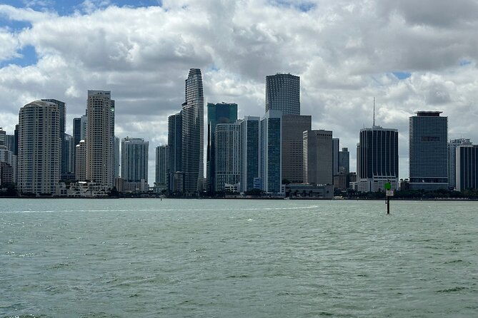 millionaire-homes-miami-favorite-boat-cruise