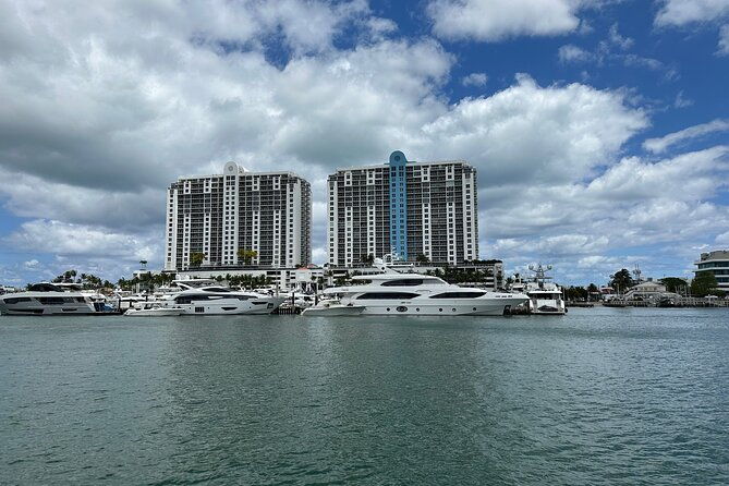 millionaire-homes-miami-favorite-boat-cruise