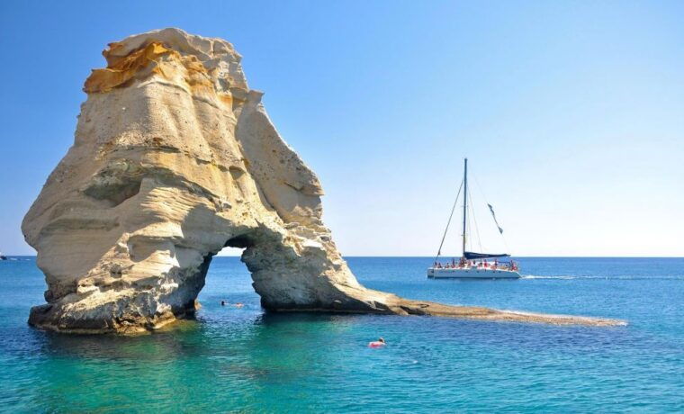 milos-half-day-morning-catamaran-cruise-to-kleftiko