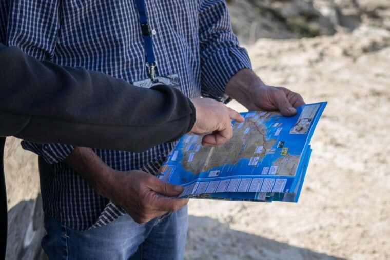 milos-highlights-tour-with-local-products-to-buy