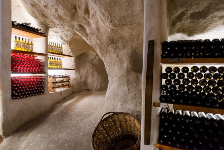 milos-island-kostantakis-winery-wine-tasting-experience