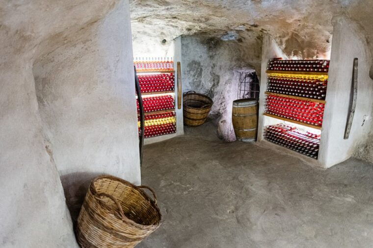 milos-island-kostantakis-winery-wine-tasting-experience