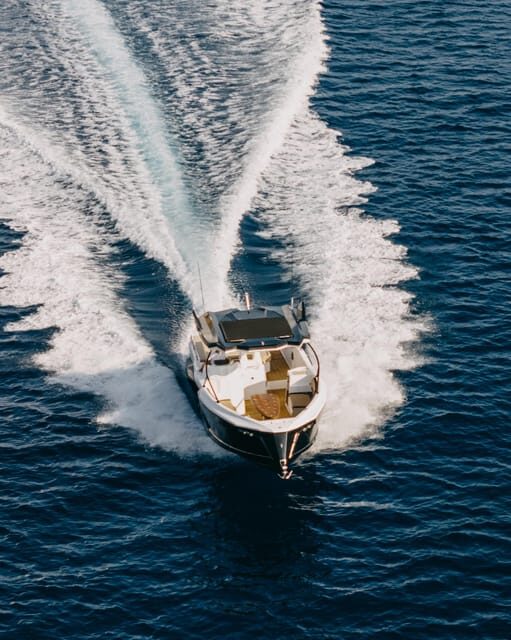 Milos: Private Speedboat TourKleftiko Sarakiniko Poliegos - The Experience on Board