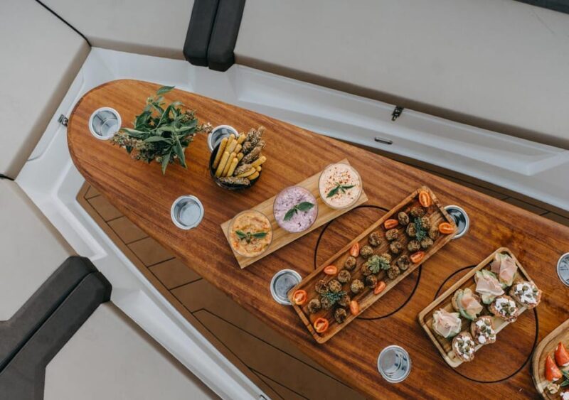 Milos: Private Speedboat TourKleftiko Sarakiniko Poliegos - FAQ