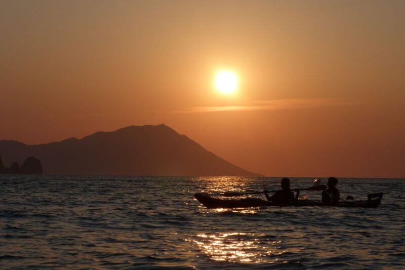 milos-sea-kayaking-trip-at-sunset-with-snack