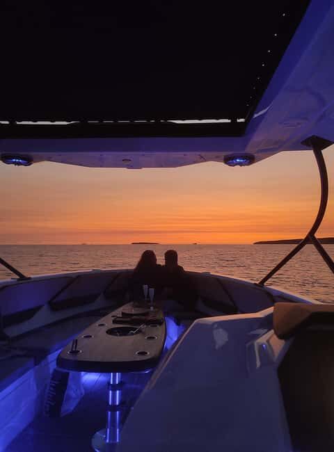 Milos: Small Group Yacht TourKleftiko Sarakiniko Poliegos - FAQs  