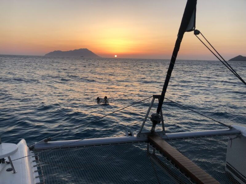milos-sunset-catamaran-cruise-with-kleftiko-visit