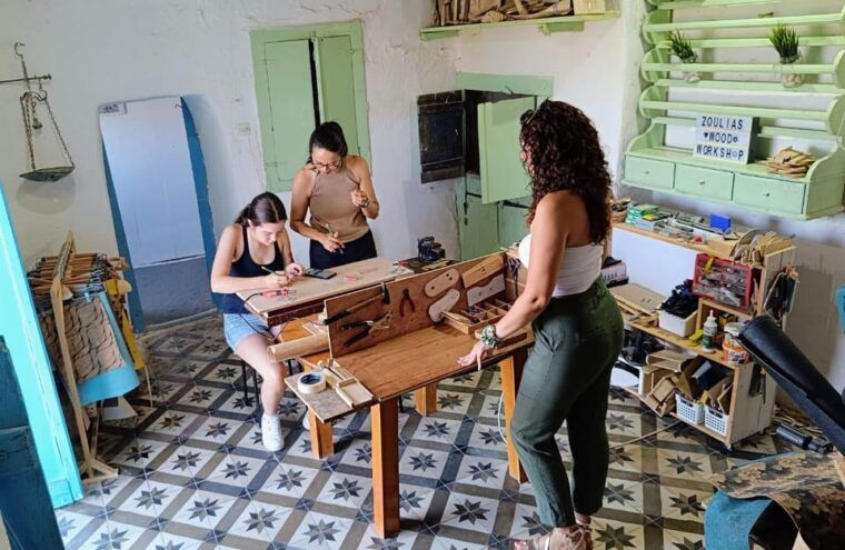 milos-zoulias-wood-workshop-experiencecraft-a-wooden-bag