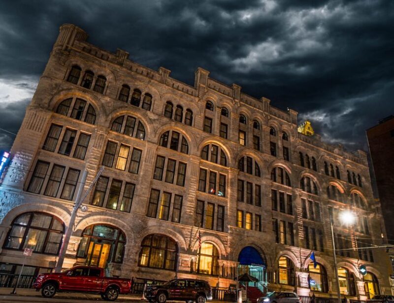 Milwaukee Ghosts: Macabre Milwaukee Haunted Walking Tour - What to Expect During the Tour