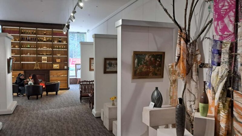 Mimosa Gallery Entry Ticket with Drink & Pastry - Key Points