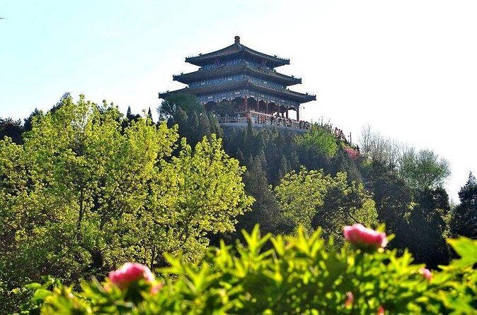 Mini Group Tour: Jingshan Hill, Beihai Park, Prince Kung's Mansion, Lama Temple - FAQ