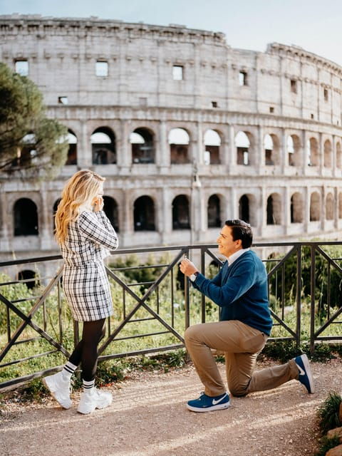 mini-photo-session-at-colosseum-with-photographer