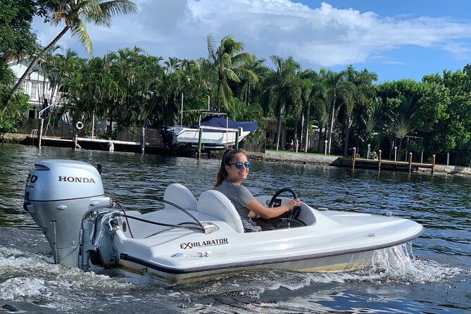 mini-powerboat-rental