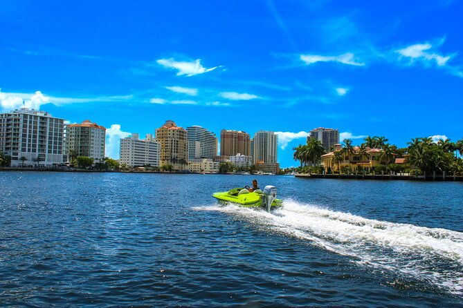 mini-powerboat-rental