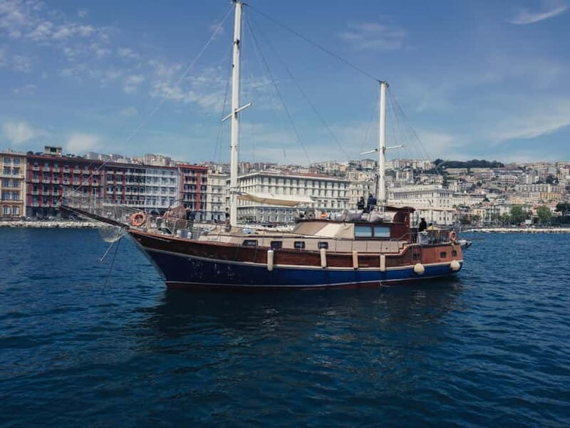 Mini Sunset Cruise in the Bay of Naples - A Detailed Look at the Experience