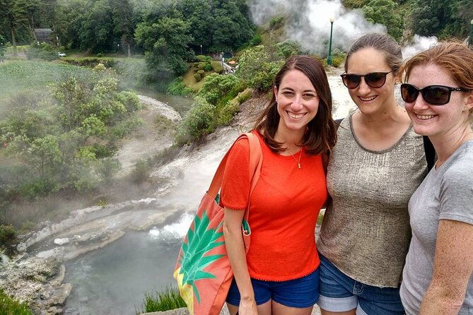 minibus-laketour-furnas-full-day-shared