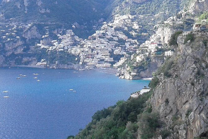 minivan-tour-amalfi-ravello-and-pompeii-with-driver
