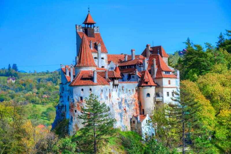 Minivan Tour Bucharest Peles, "Wednesday" & Dracula Castles - Key Points