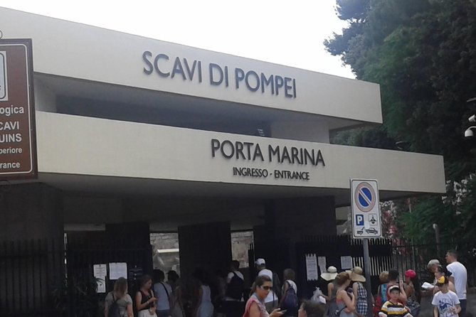 minivan-tour-positano-sorrento-and-pompeii-whit-local-driver